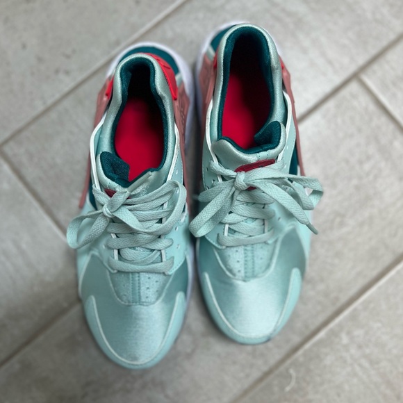 Nike Huaraches, excellent condition - Picture 3 of 5